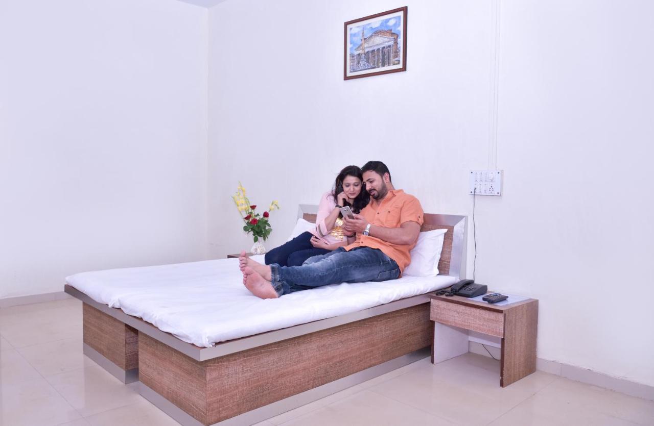 Surya Shibir Resort Pune Luaran gambar